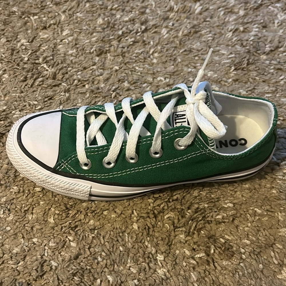 Green converse size 5